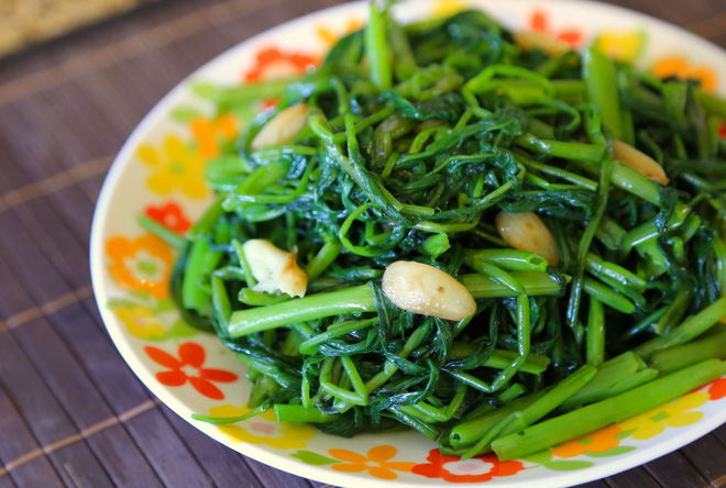 rau muống xào tỏi rau muống xào tỏi