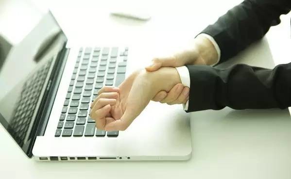 Đau cổ tay Đau cổ tay